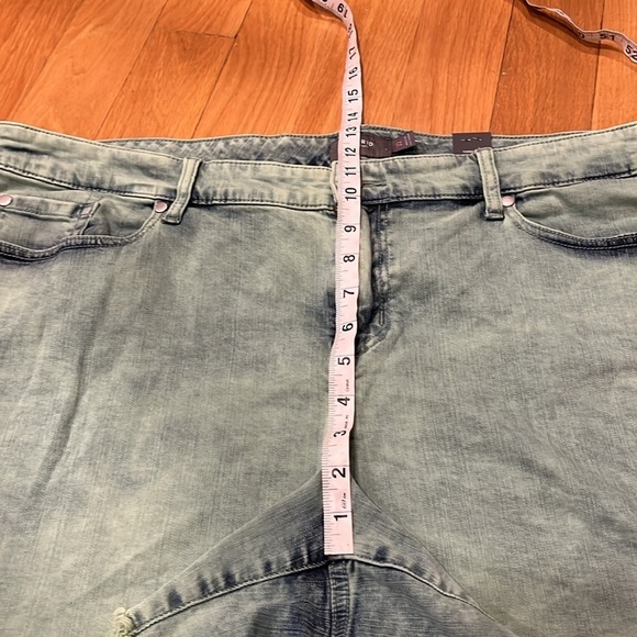 NWT torrid women’s acid jade jean shorts size 22. - Picture 6 of 10